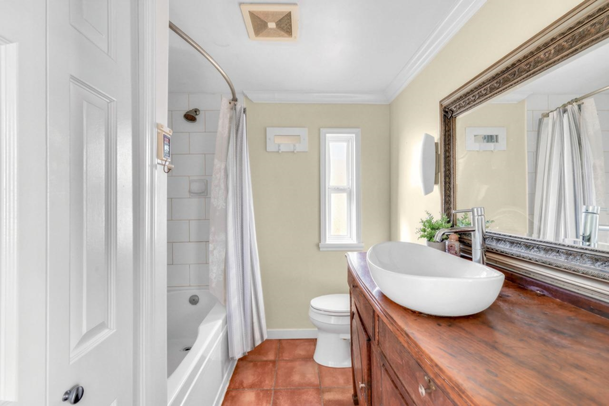 Entry Foyer Photo of 11771 Trumpeter Drive, Richmond, BC