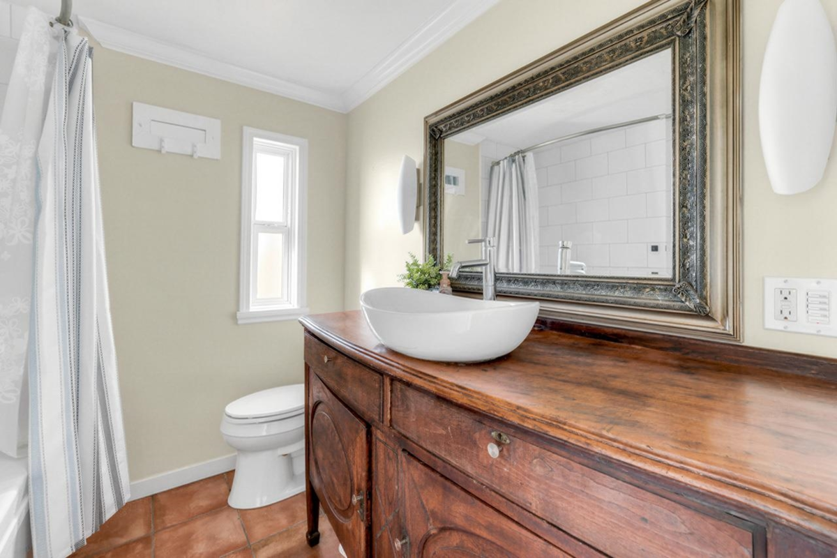 Hallway Photo of 11771 Trumpeter Drive, Richmond, BC