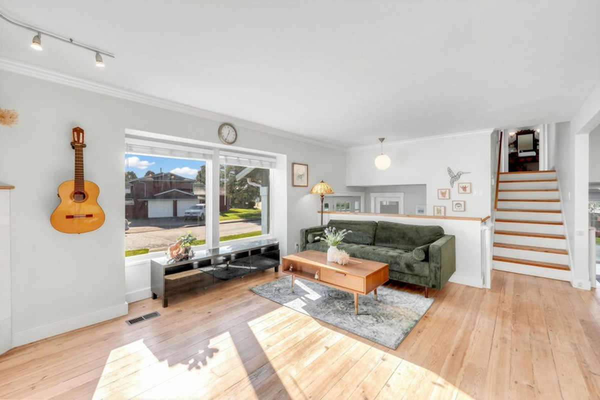 Kitchen Photo of 11771 Trumpeter Drive, Richmond, BC