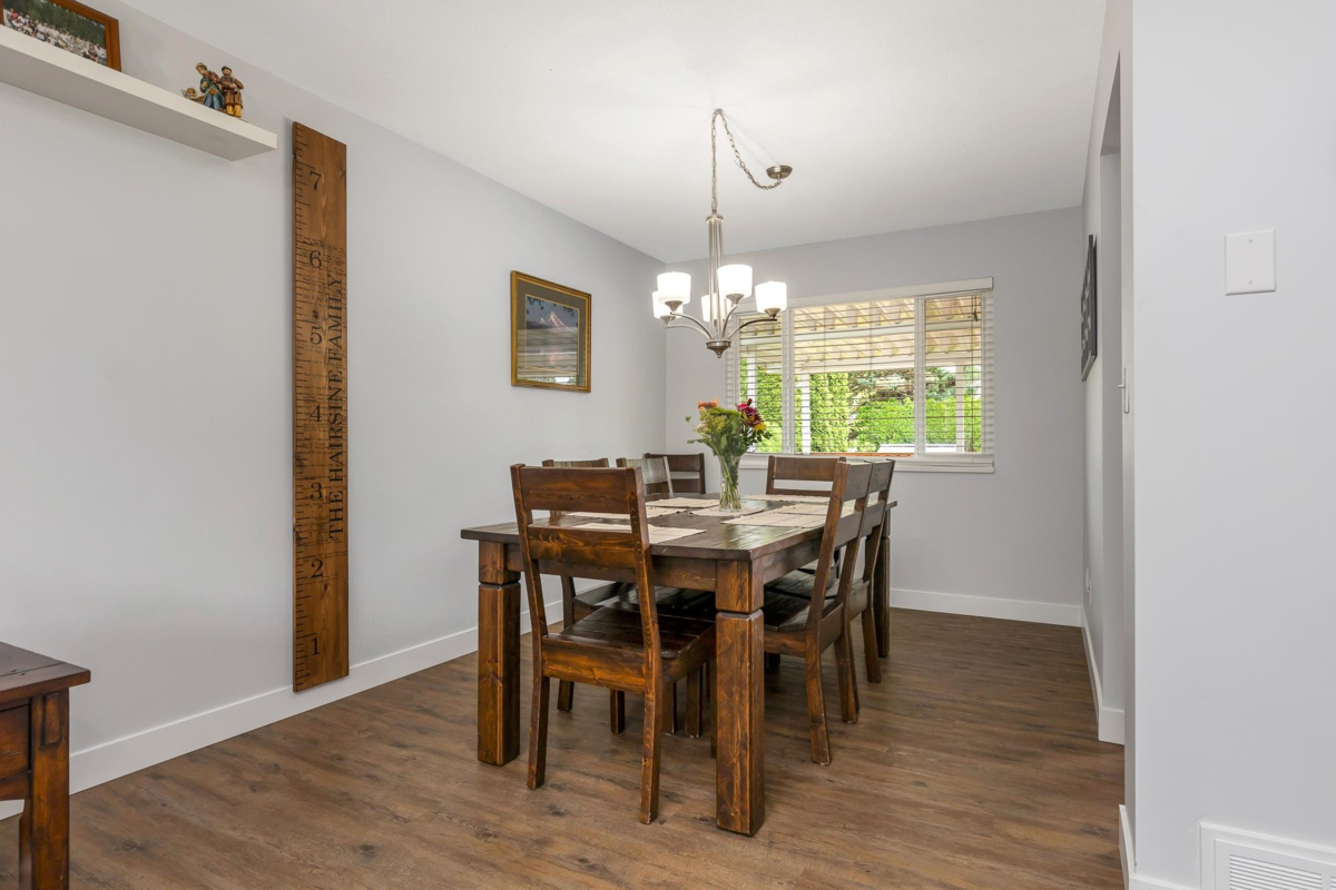 Dining Area Photo of 32456 14th Avenue, Mission, BC