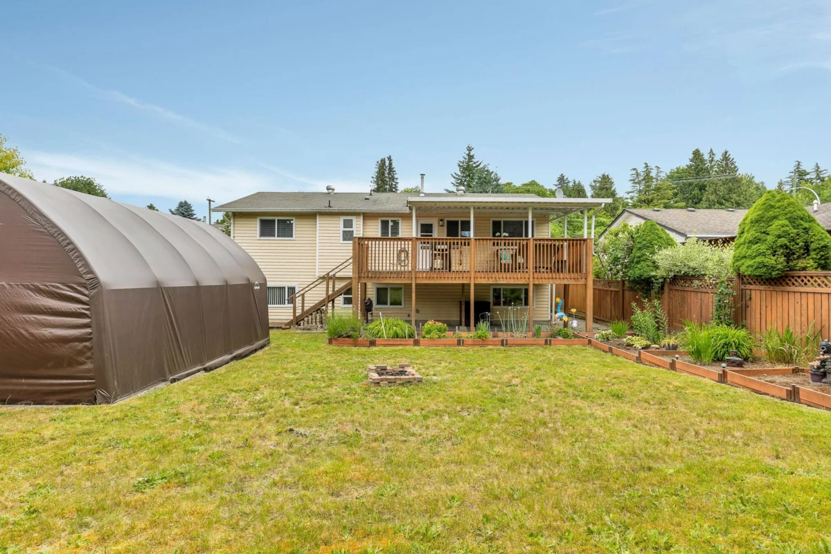 Garden / Landscaping Photo of 32456 14th Avenue, Mission, BC