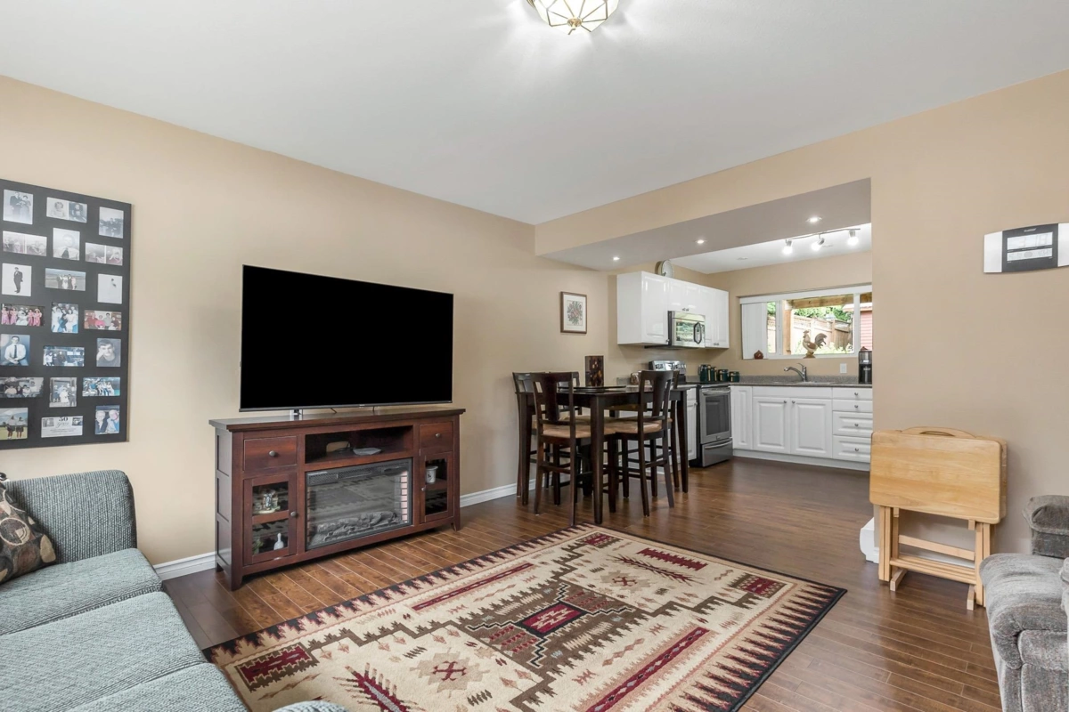 Mudroom Photo of 32456 14th Avenue, Mission, BC