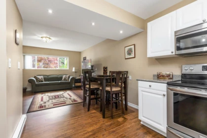 Laundry Room Photo of 32456 14th Avenue, Mission, BC