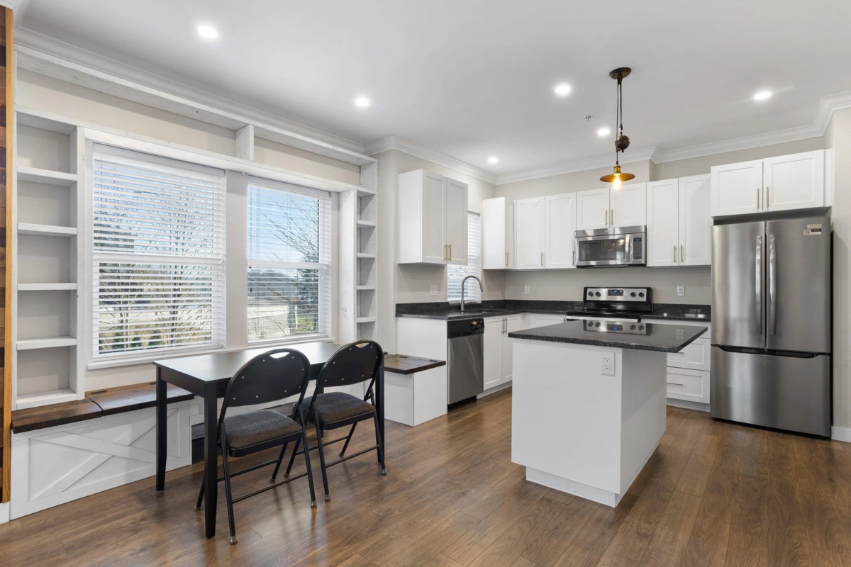 Family Room Photo of 206 11580 223 Street, Maple Ridge, BC