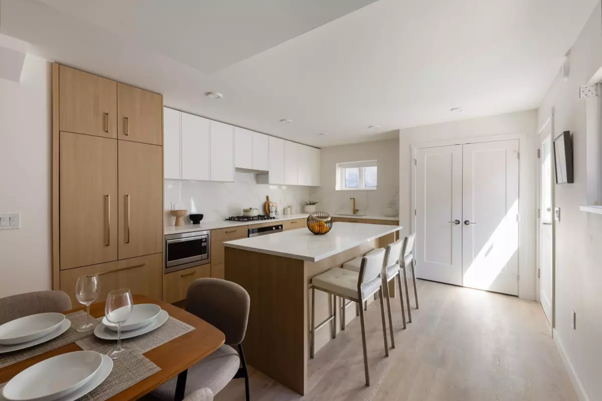 Dining Area Photo of 604 Rochester Avenue, Coquitlam, BC