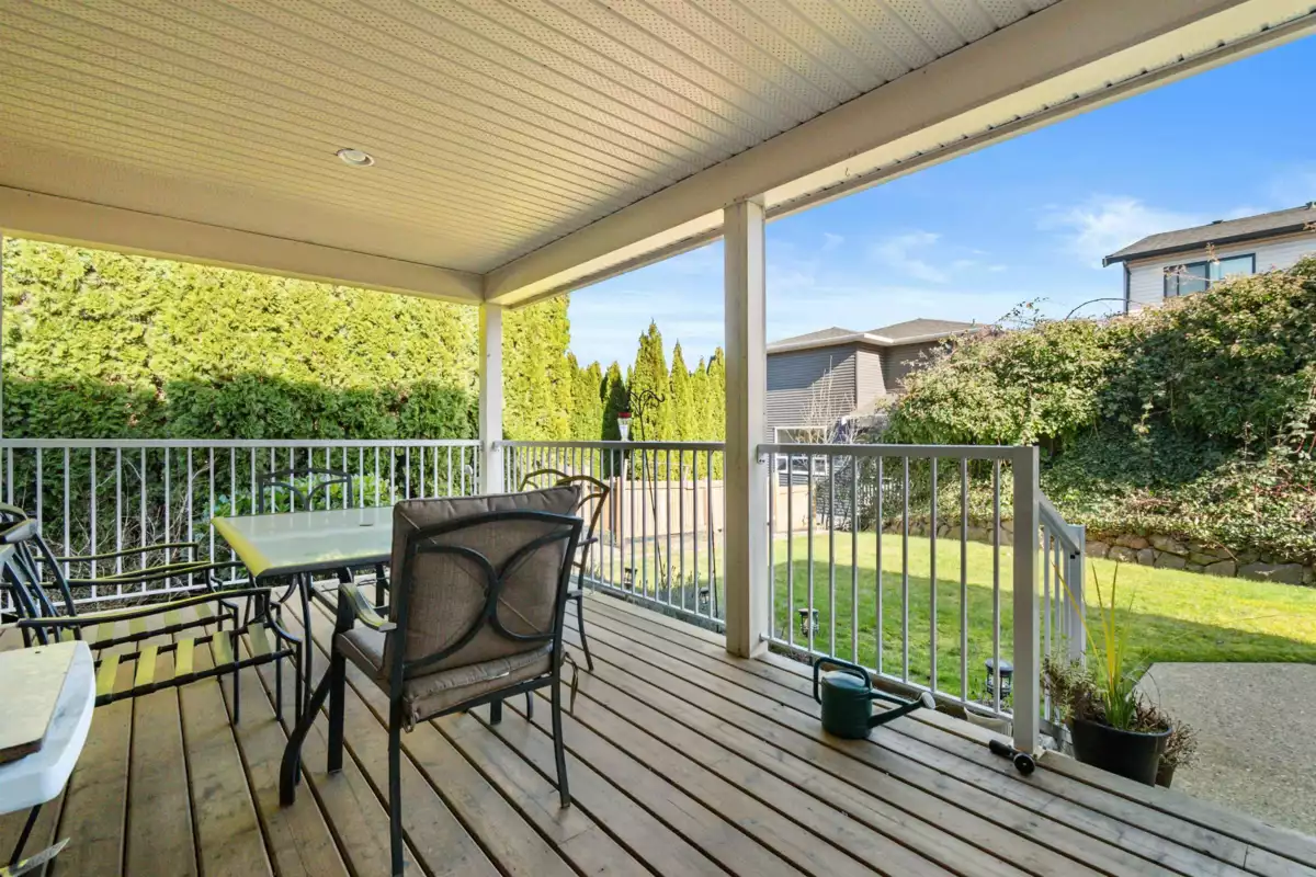 Dining Area Photo of 11 43875 Chilliwack Mountain Road, Chilliwack, BC