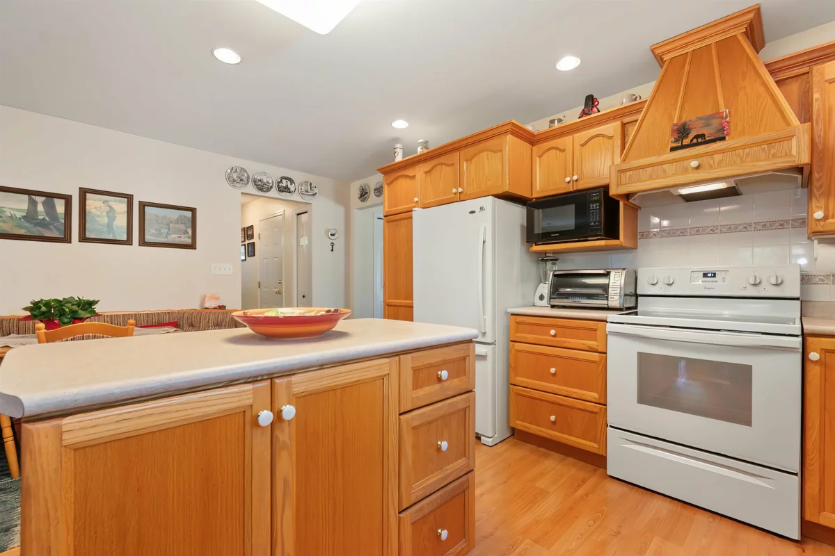 Guest Bathroom Photo of 11 43875 Chilliwack Mountain Road, Chilliwack, BC