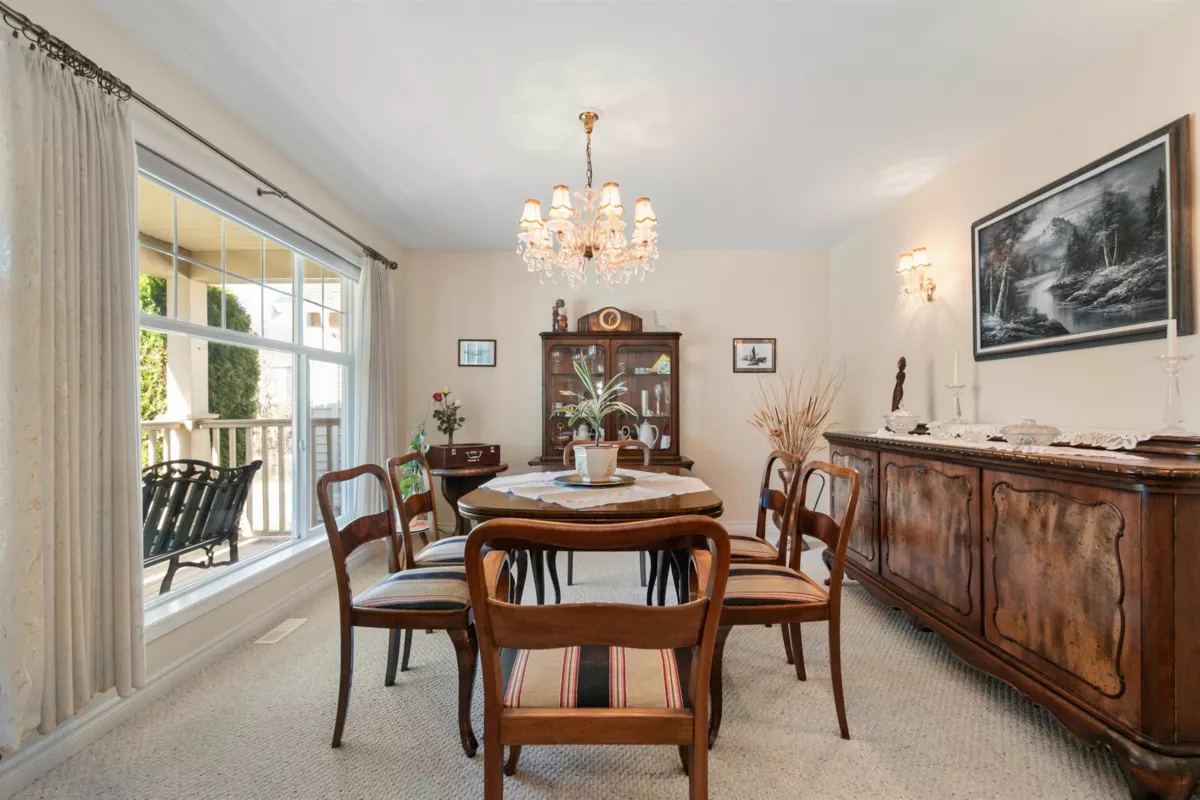 Hallway Photo of 11 43875 Chilliwack Mountain Road, Chilliwack, BC