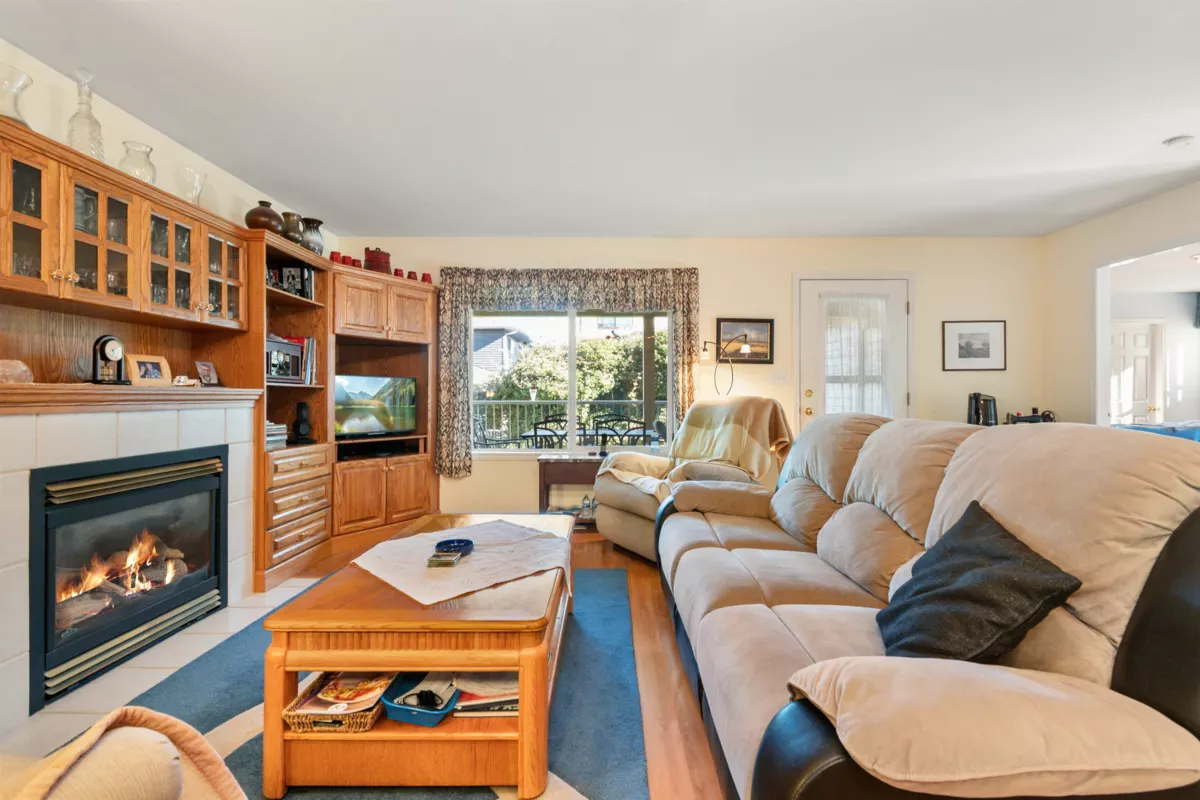 Mudroom Photo of 11 43875 Chilliwack Mountain Road, Chilliwack, BC