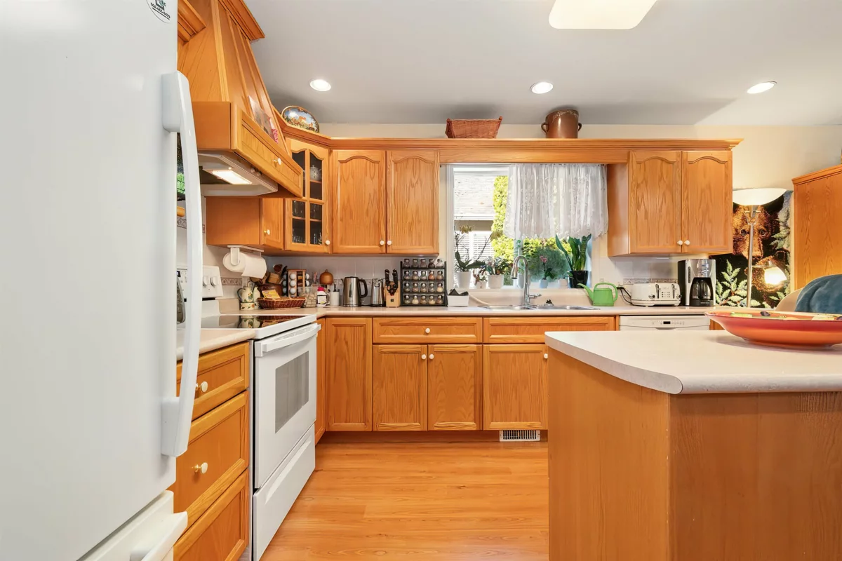 Primary Bedroom Photo of 11 43875 Chilliwack Mountain Road, Chilliwack, BC