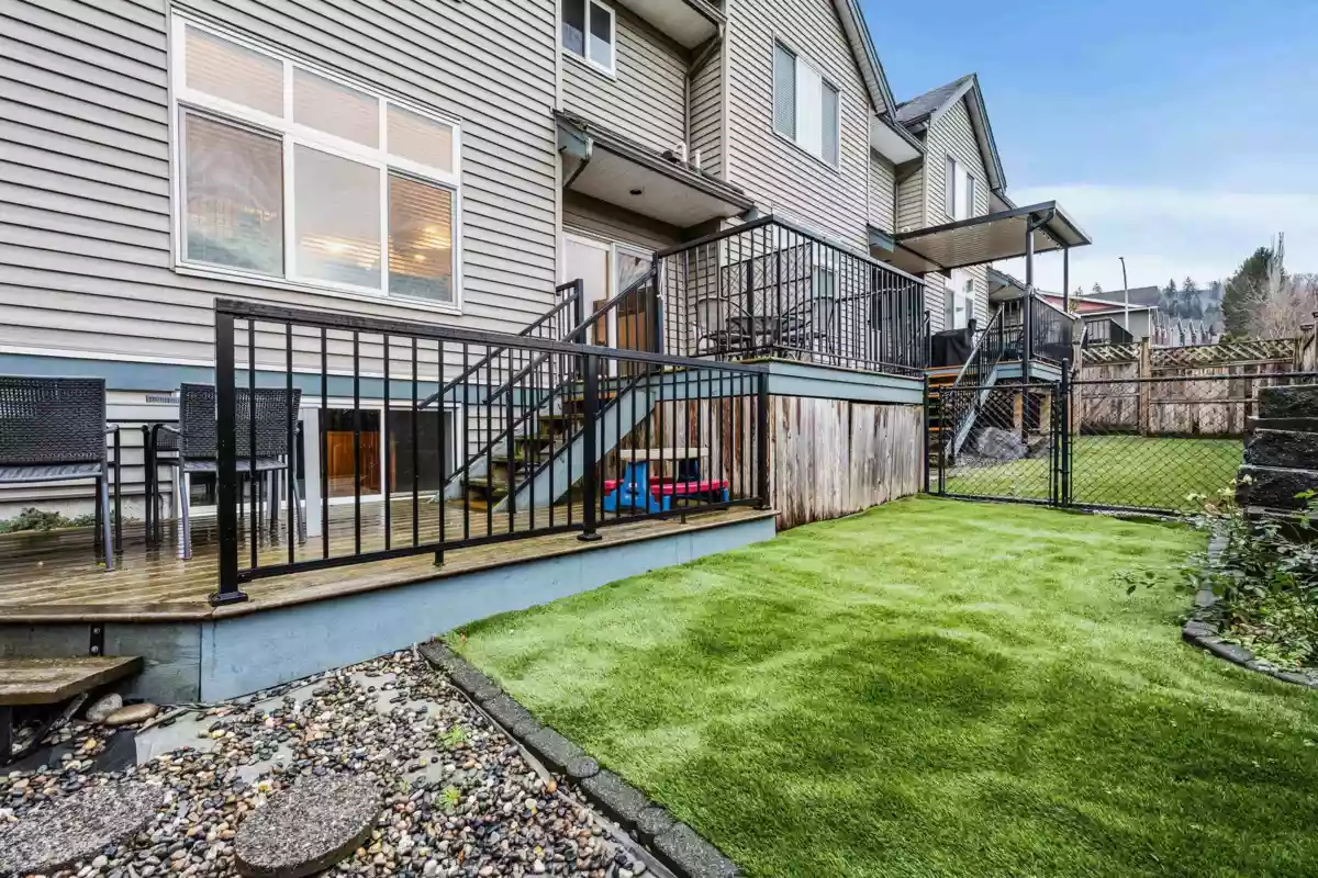 Front Yard Photo of 7 46791 Hudson Road, Chilliwack, BC