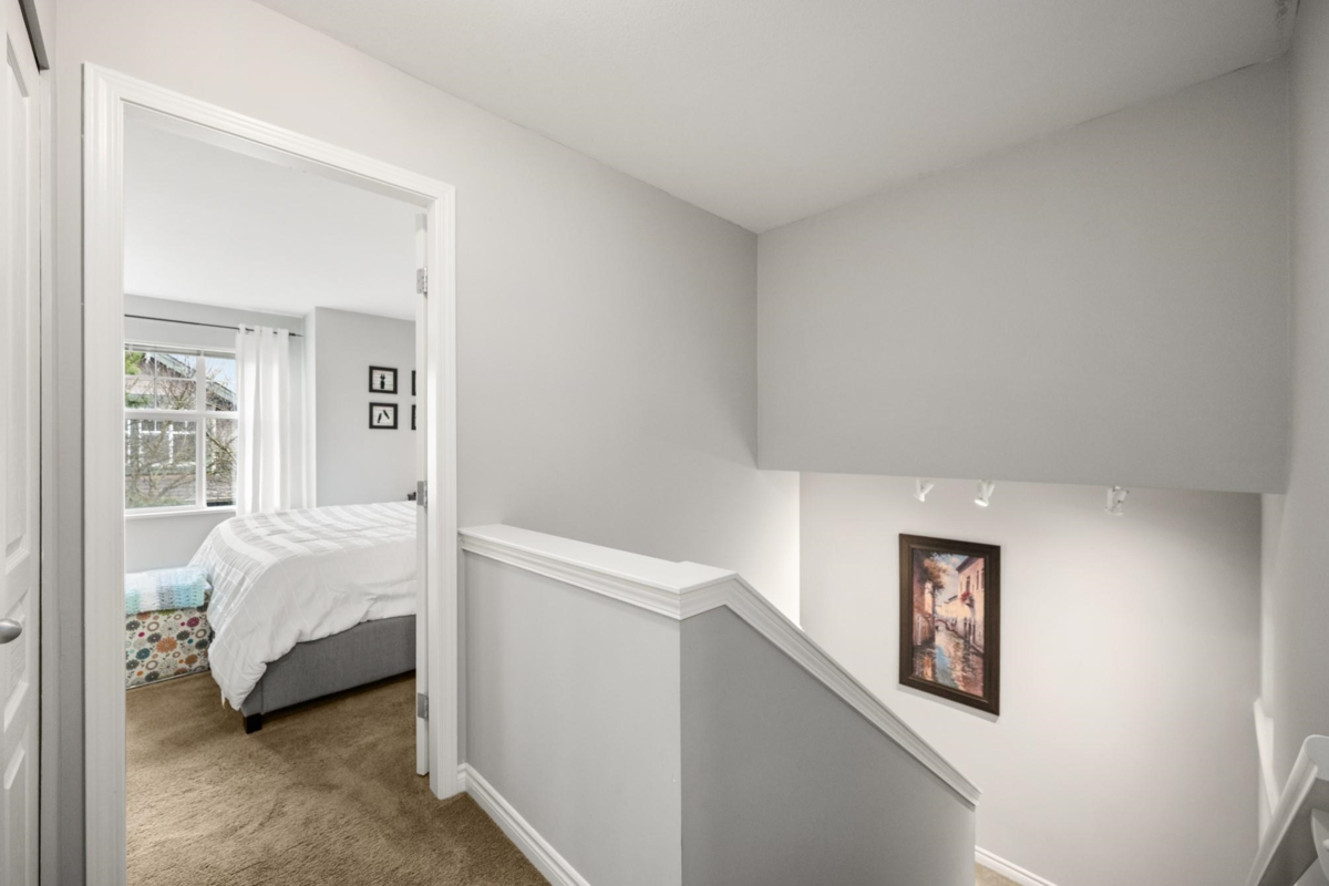 Entry Foyer Photo of 62 6050 166 Street, Surrey, BC