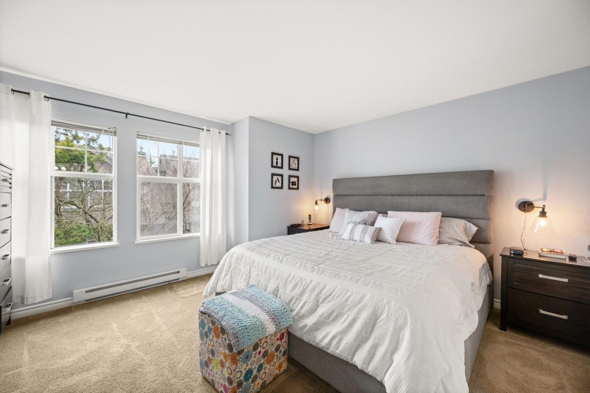 Hallway Photo of 62 6050 166 Street, Surrey, BC