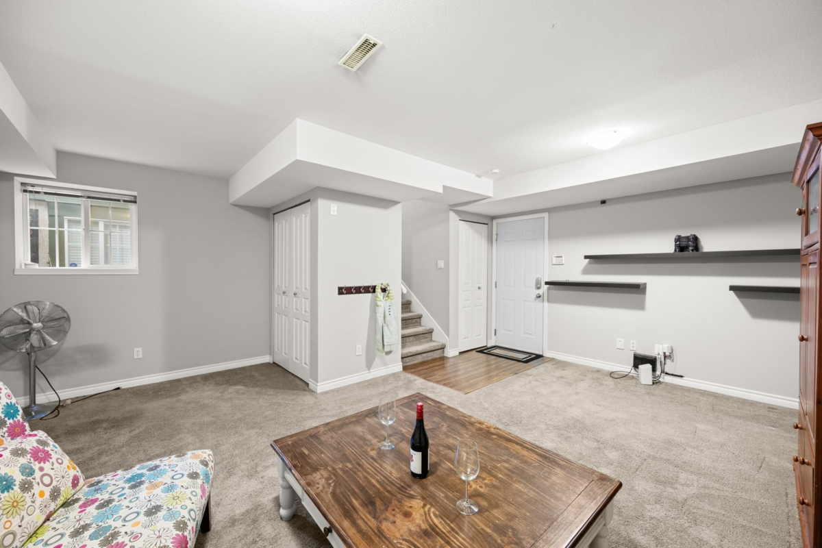 Swimming Pool Photo of 62 6050 166 Street, Surrey, BC