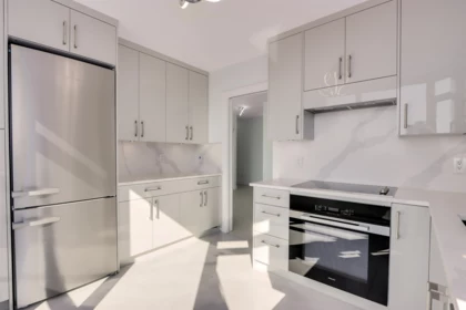 1203 140 E 14th Street, North Vancouver, BC, Central Lonsdale — 2 bed apartment/condo for sale