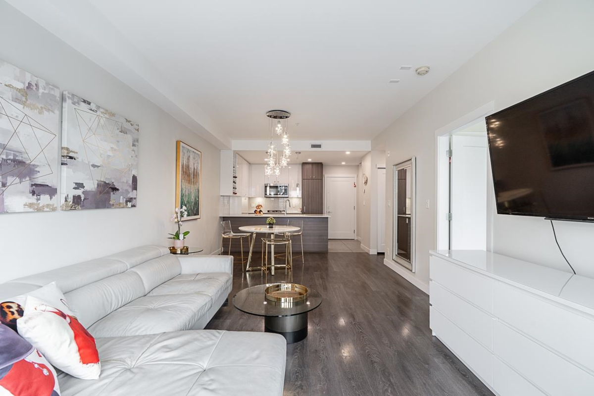 Primary Bathroom Photo of 204 23233 Gilley Road, Richmond, BC