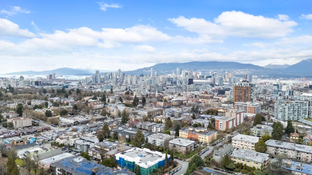 Basement Recreation Room Photo of 3 365 E 16th Avenue, Vancouver, BC