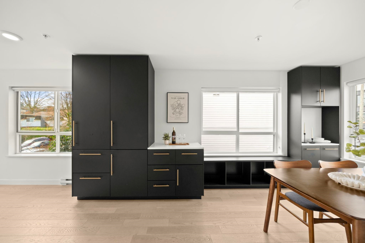 Dining Area Photo of 3 365 E 16th Avenue, Vancouver, BC