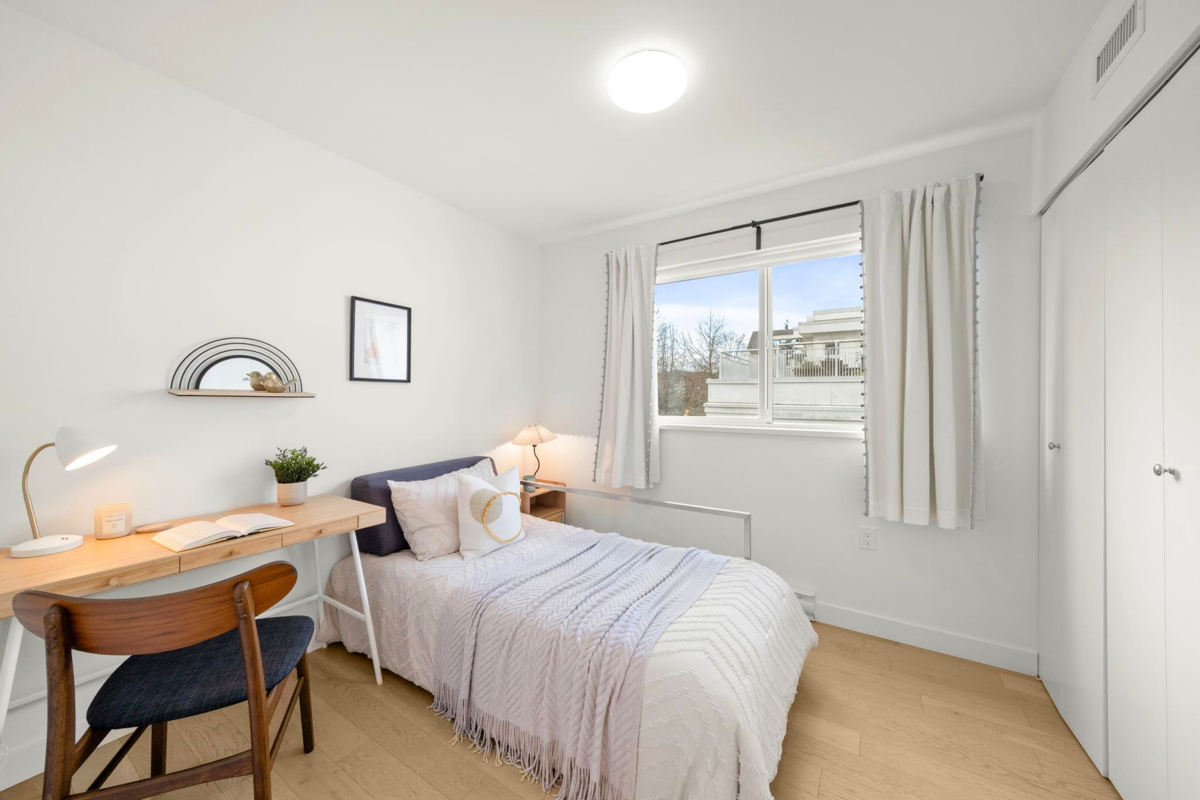 Primary Bathroom Photo of 3 365 E 16th Avenue, Vancouver, BC