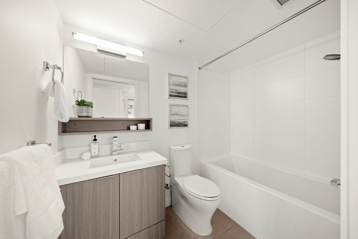 Walk-In Closet Photo of 3 365 E 16th Avenue, Vancouver, BC