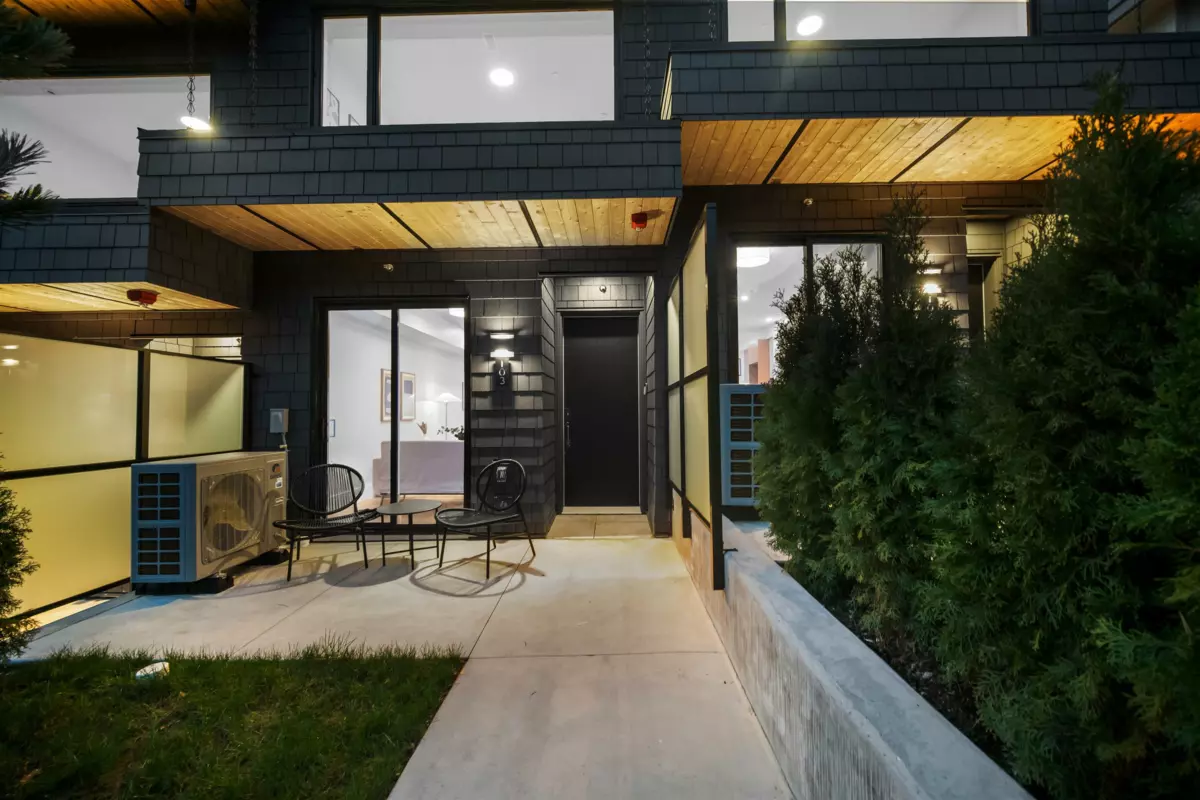 Breakfast Nook Photo of 103 1837 E Georgia Street, Vancouver, BC