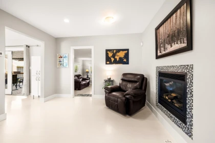 Entry Foyer Photo of 51495 Old Yale Road, Rosedale, BC