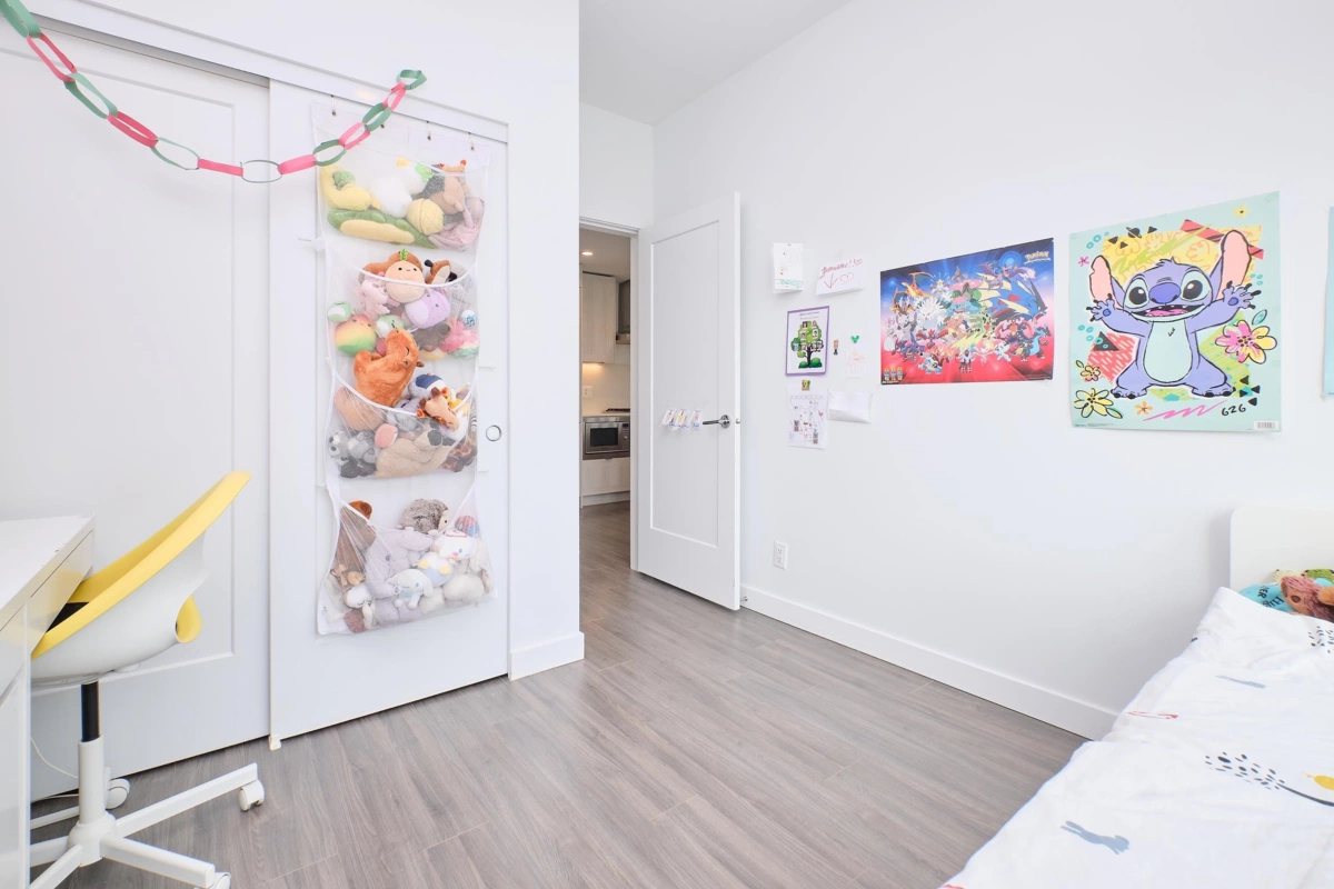 Walk-In Closet Photo of 504 2351 Beta Avenue, Burnaby, BC