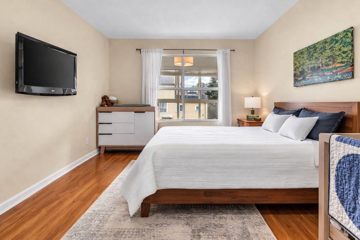 Bedroom 2 Photo of 202 507 E 6th Avenue, Vancouver, BC