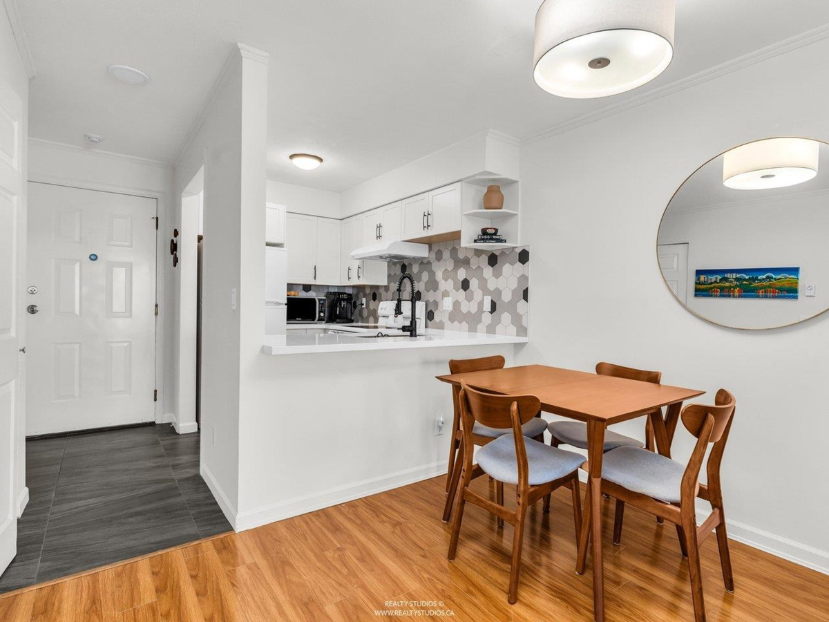 Breakfast Nook Photo of 202 507 E 6th Avenue, Vancouver, BC