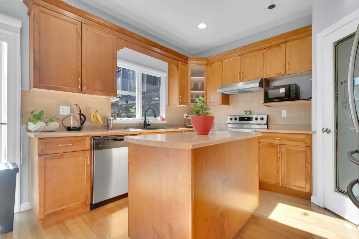 Bedroom 3 Photo of 16528 59a Avenue, Surrey, BC