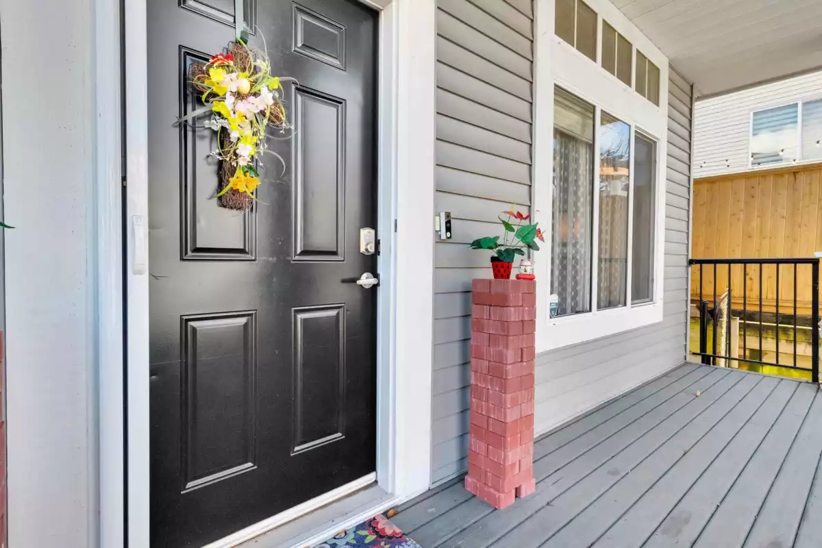 Breakfast Nook Photo of 16528 59a Avenue, Surrey, BC
