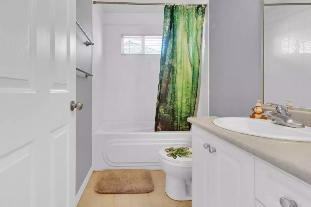 Garage Interior Photo of 16528 59a Avenue, Surrey, BC