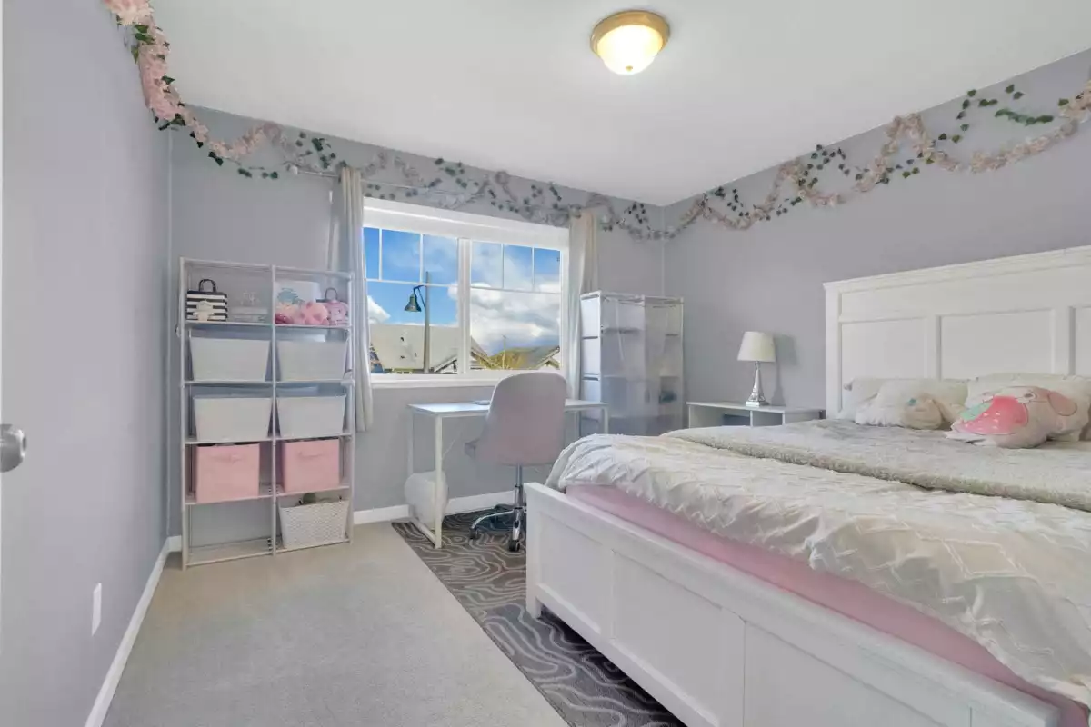 Hallway Photo of 16528 59a Avenue, Surrey, BC