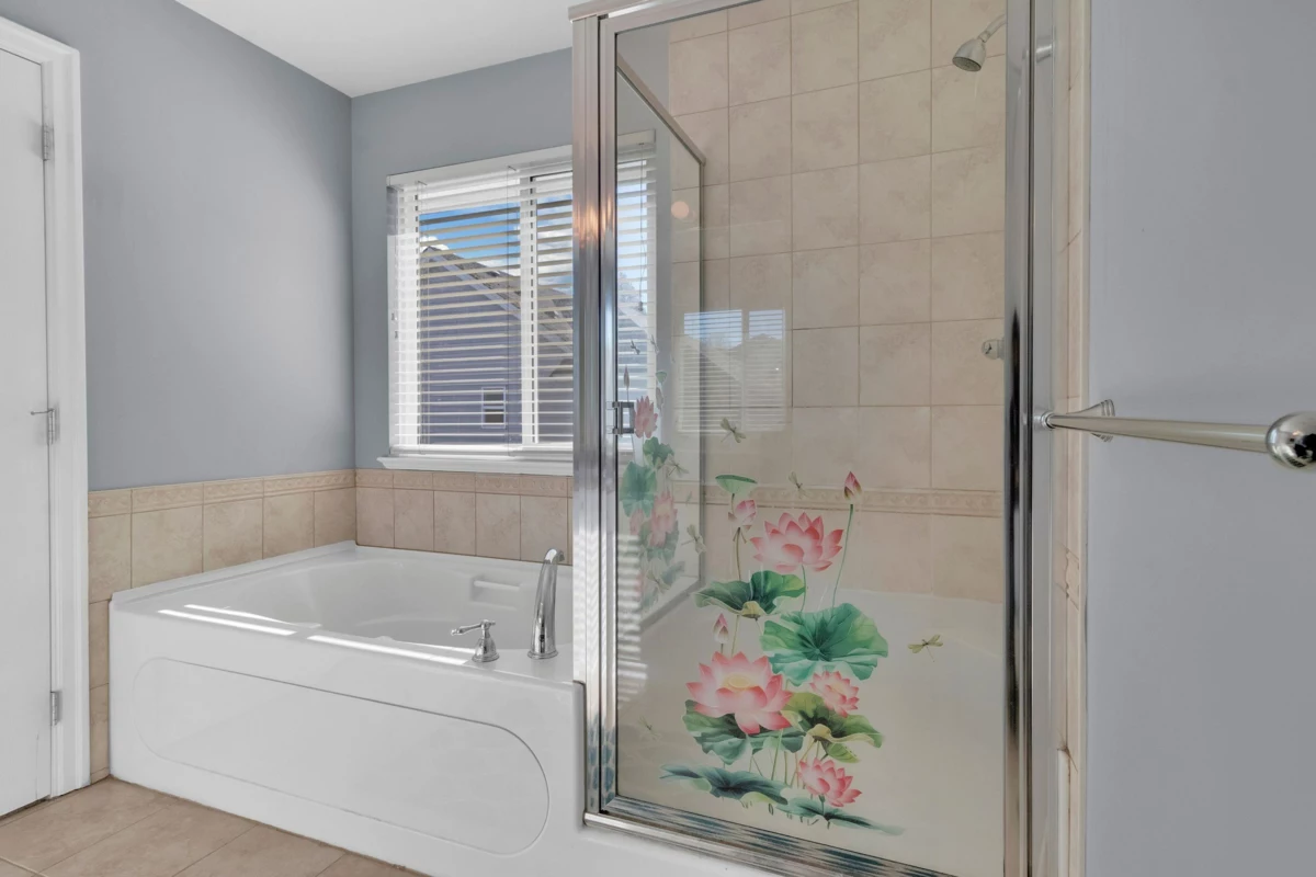 Swimming Pool Photo of 16528 59a Avenue, Surrey, BC