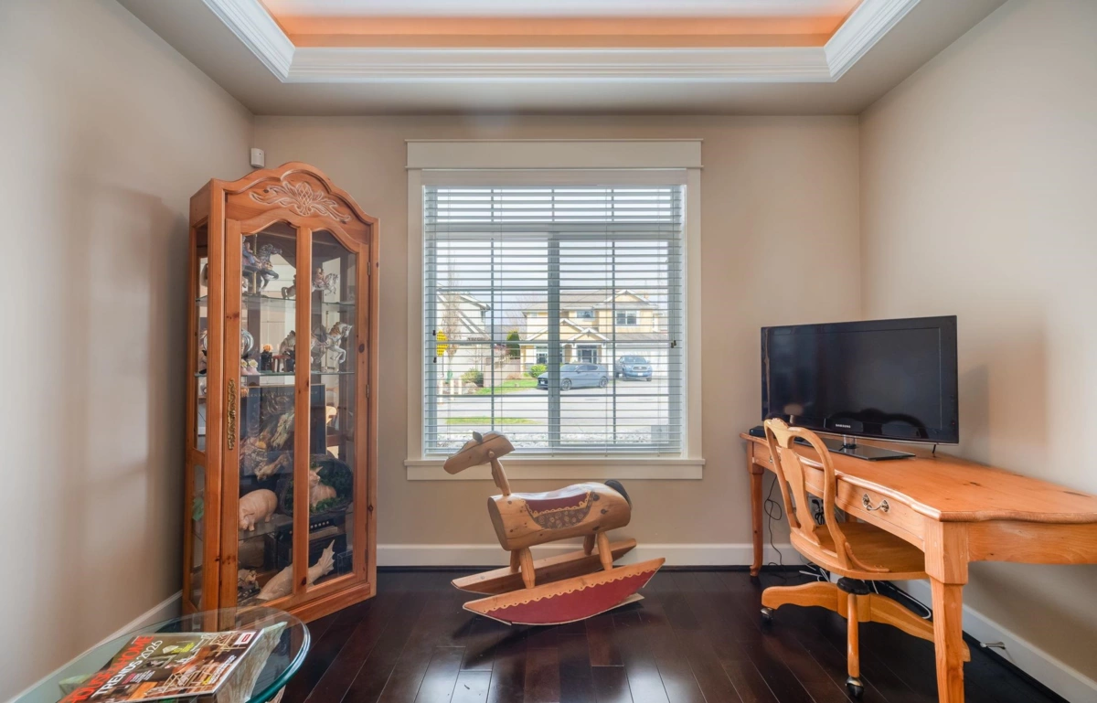 Entry Foyer Photo of 5104 44b Avenue, Delta, BC