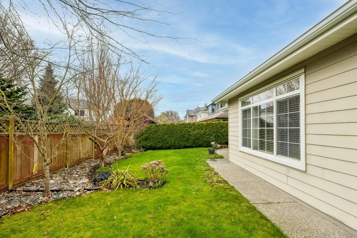 Garden / Landscaping Photo of 5104 44b Avenue, Delta, BC