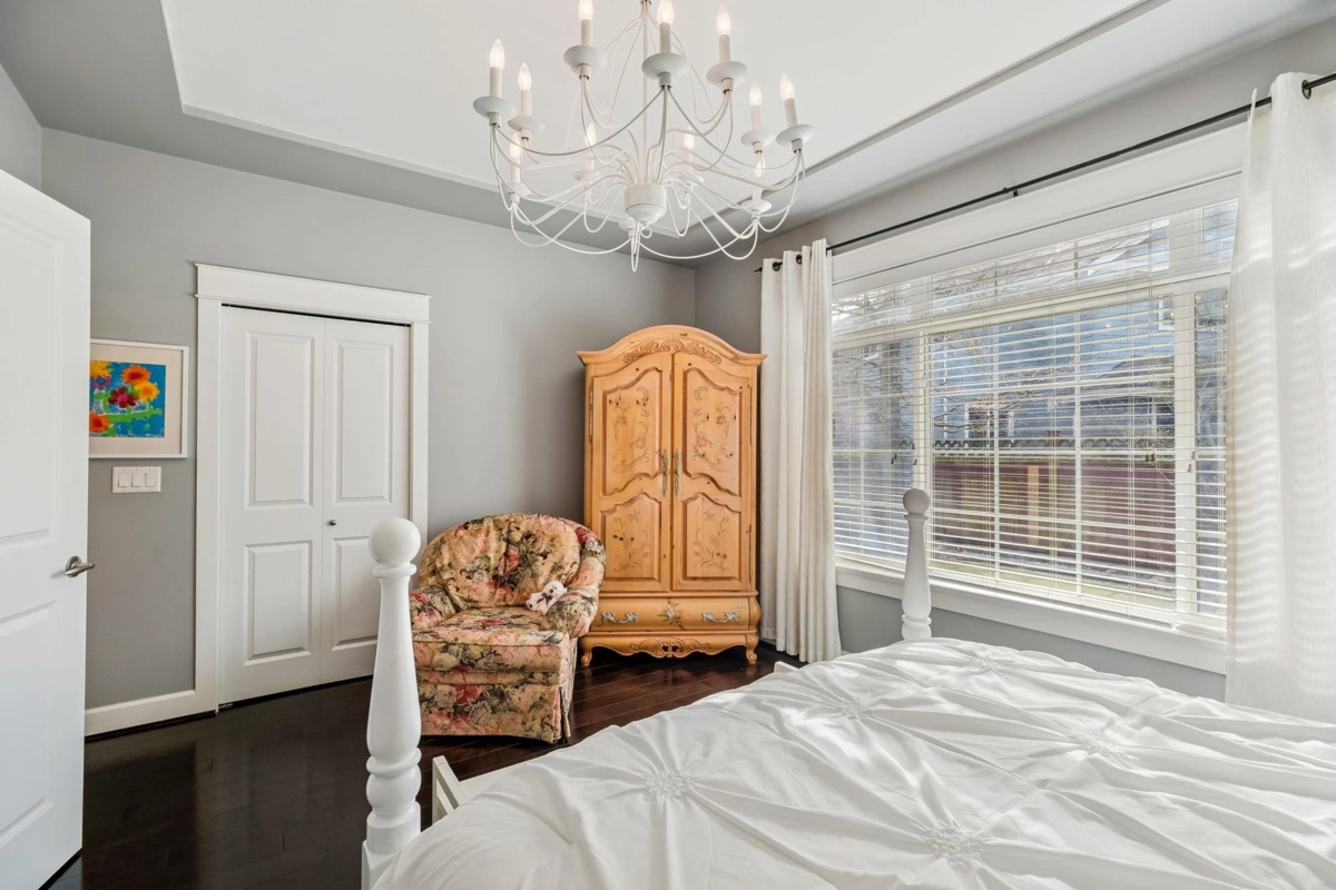 Guest Bathroom Photo of 5104 44b Avenue, Delta, BC