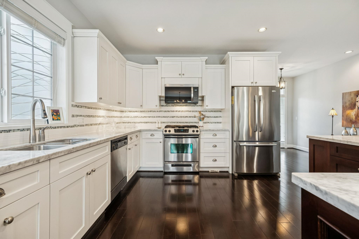 Kitchen Island Photo of 5104 44b Avenue, Delta, BC