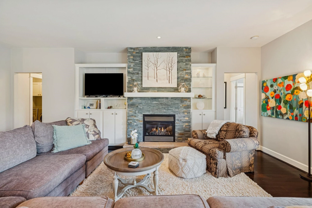 Living Room Photo of 5104 44b Avenue, Delta, BC