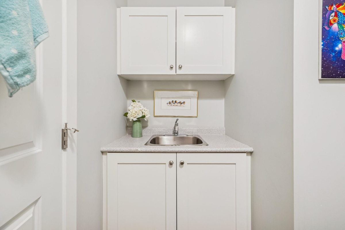 Staircase Photo of 5104 44b Avenue, Delta, BC