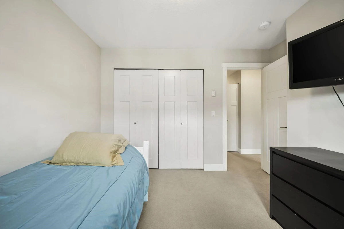 Walk-In Closet Photo of 32 6588 195a Street, Surrey, BC