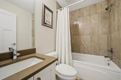 Entry Foyer Photo of 32 6588 195a Street, Surrey, BC