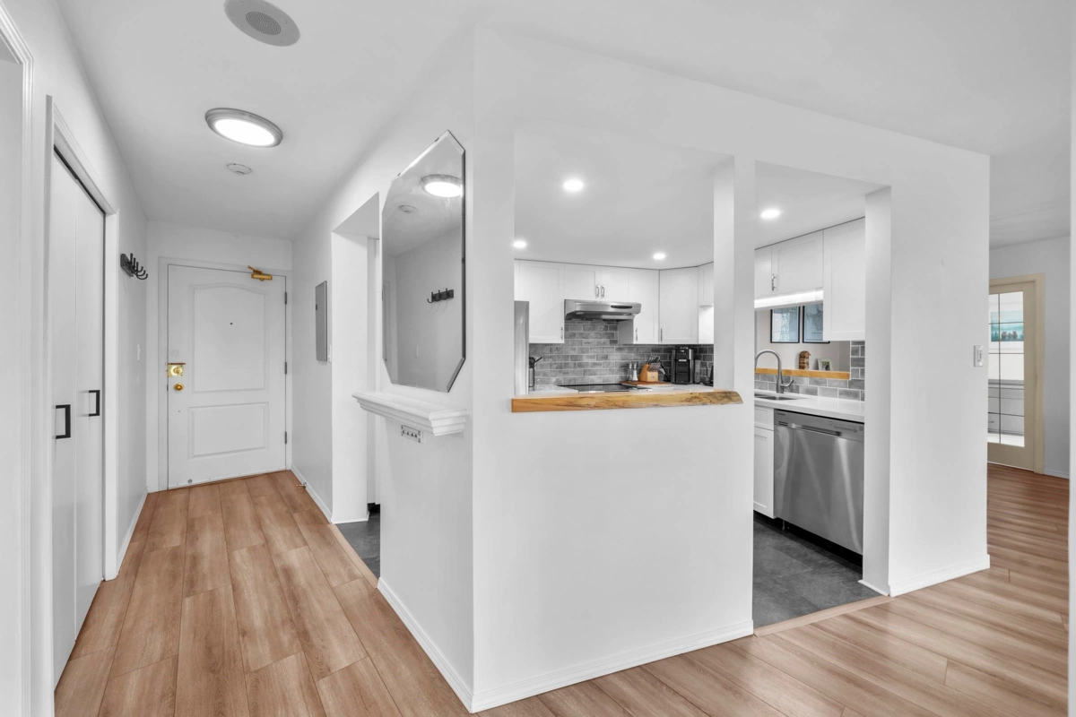 Dining Area Photo of 803 995 Roche Point Drive, North Vancouver, BC