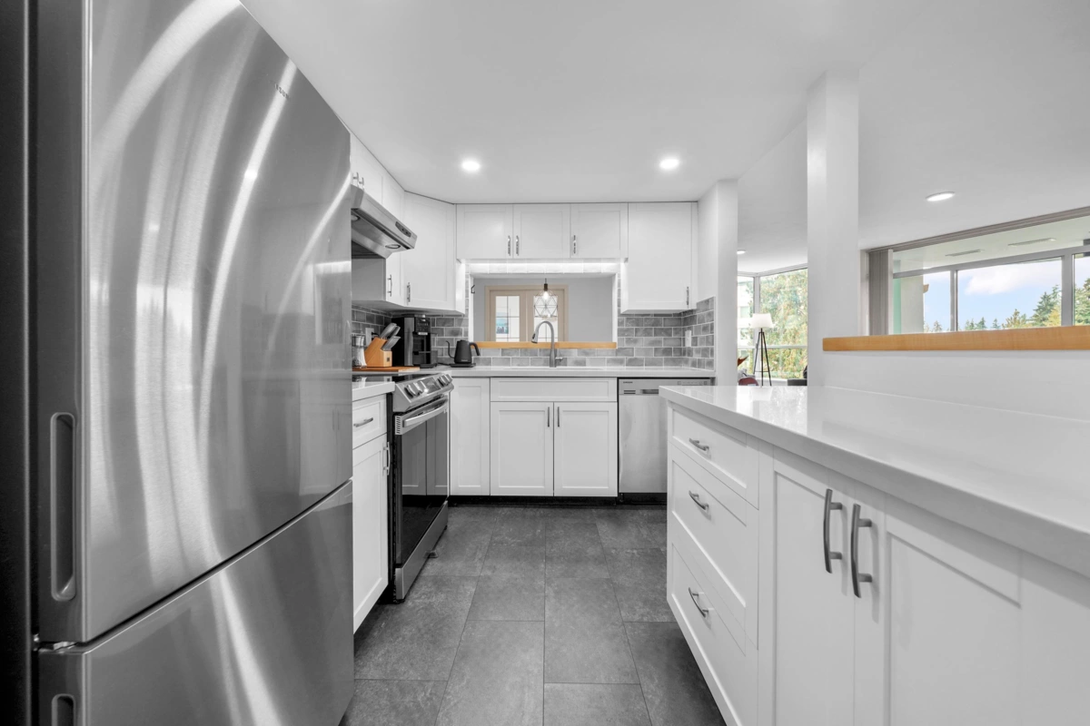 Kitchen Photo of 803 995 Roche Point Drive, North Vancouver, BC