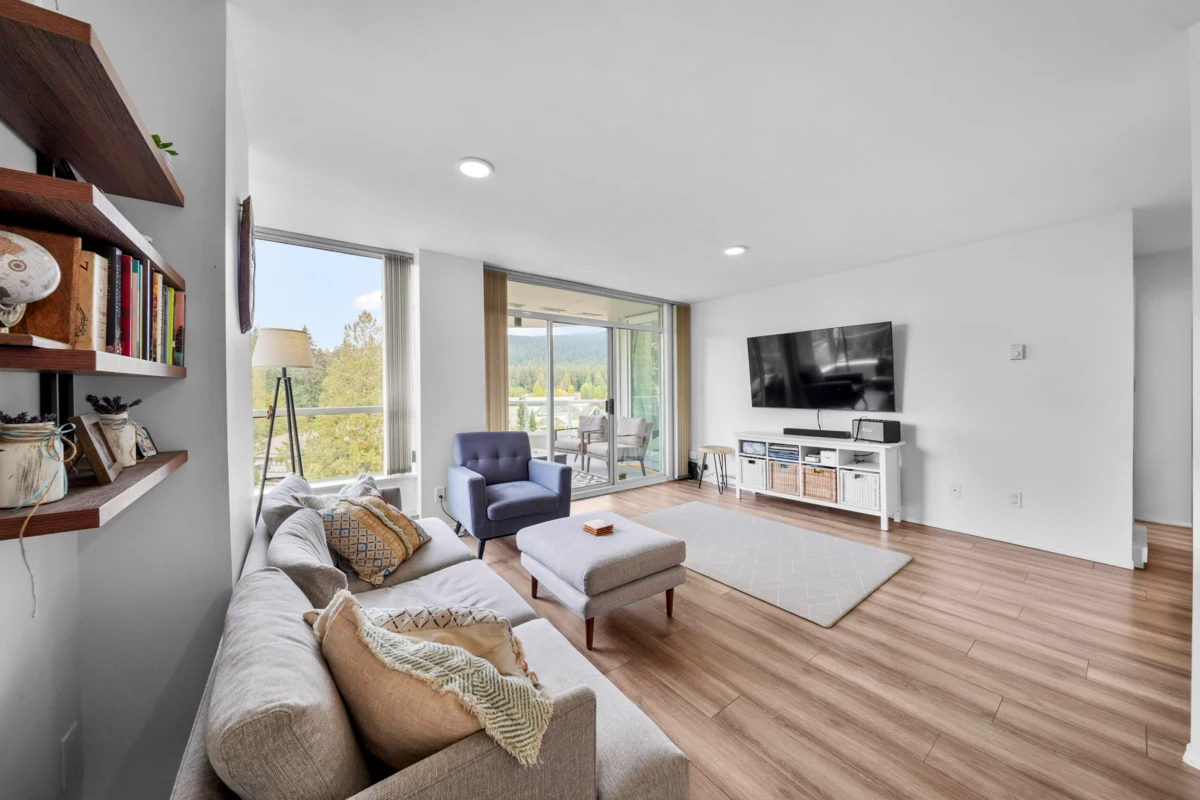 Walk-In Closet Photo of 803 995 Roche Point Drive, North Vancouver, BC