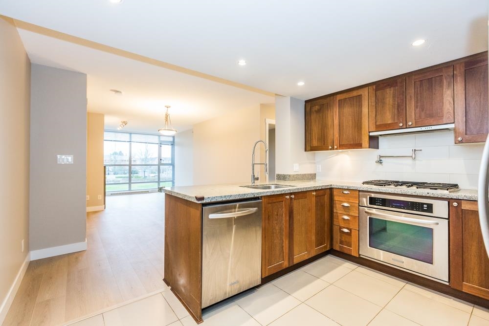 Kitchen Island Photo of 221 9371 Hemlock Drive, Richmond, BC