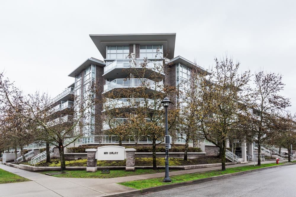 Living Room Photo of 221 9371 Hemlock Drive, Richmond, BC