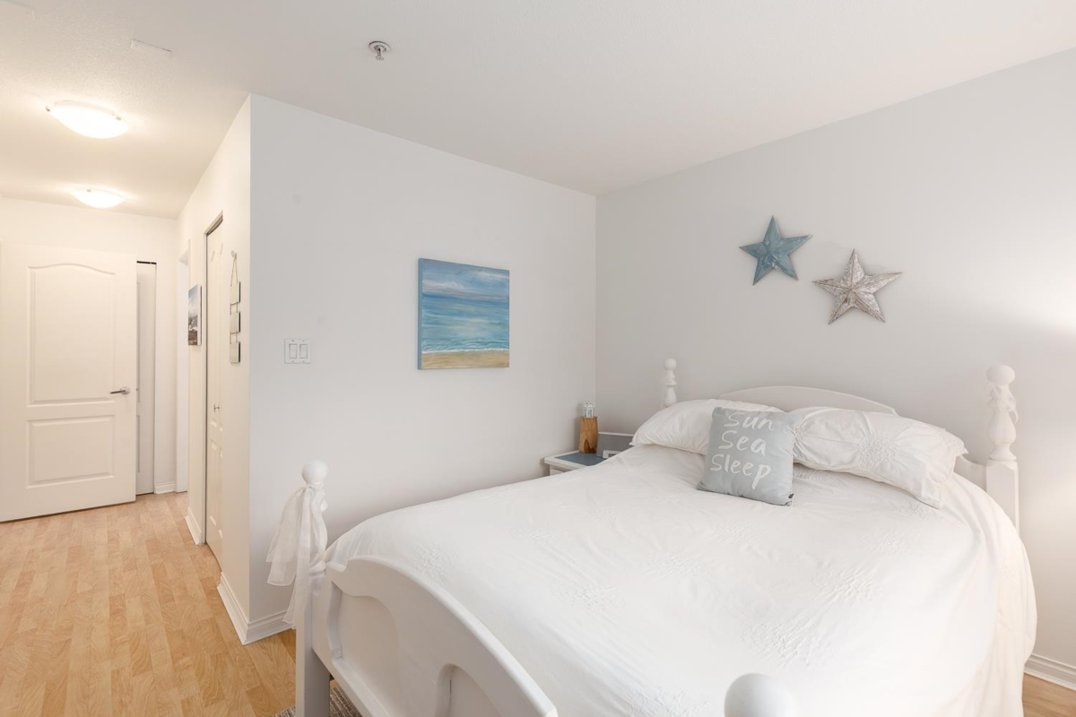 Bedroom 2 Photo of 504 2059 Chesterfield Avenue, North Vancouver, BC