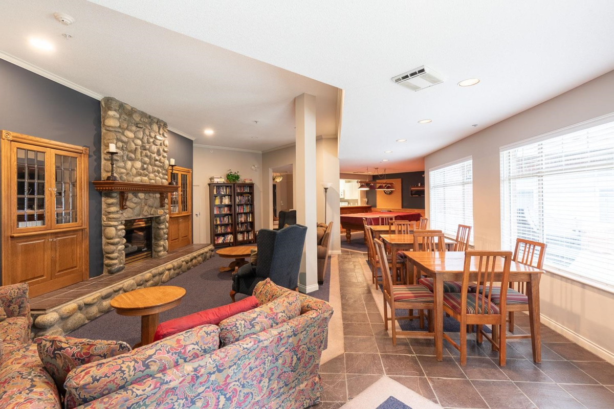 Outdoor Deck Photo of 504 2059 Chesterfield Avenue, North Vancouver, BC