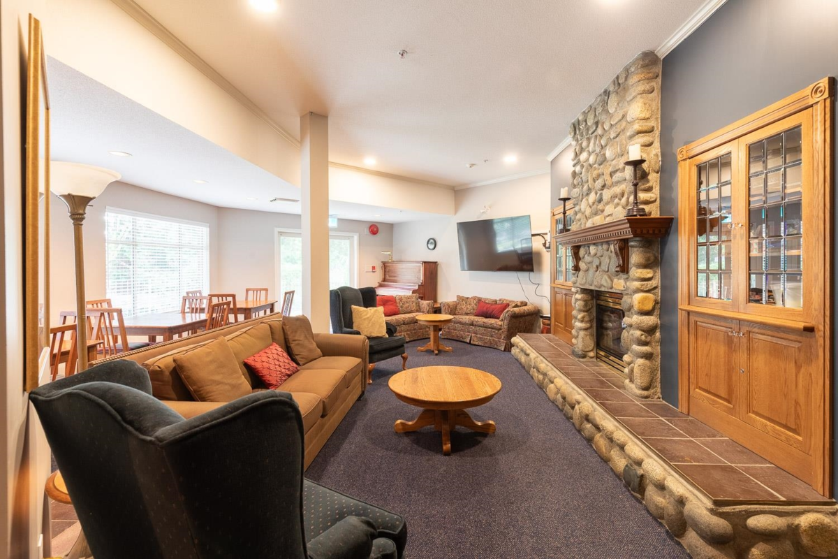 Outdoor Patio Photo of 504 2059 Chesterfield Avenue, North Vancouver, BC